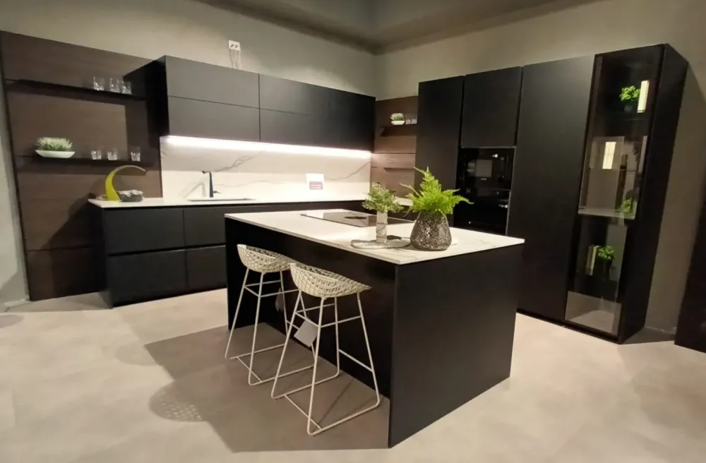 Clearance Cucina con isola in vetro altri colori Cucina glass a prezzo ribassato Cucine Ad Isola|Cucine Moderne