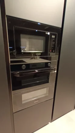 Clearance Cucina con isola in vetro altri colori Cucina glass a prezzo ribassato Cucine Ad Isola|Cucine Moderne