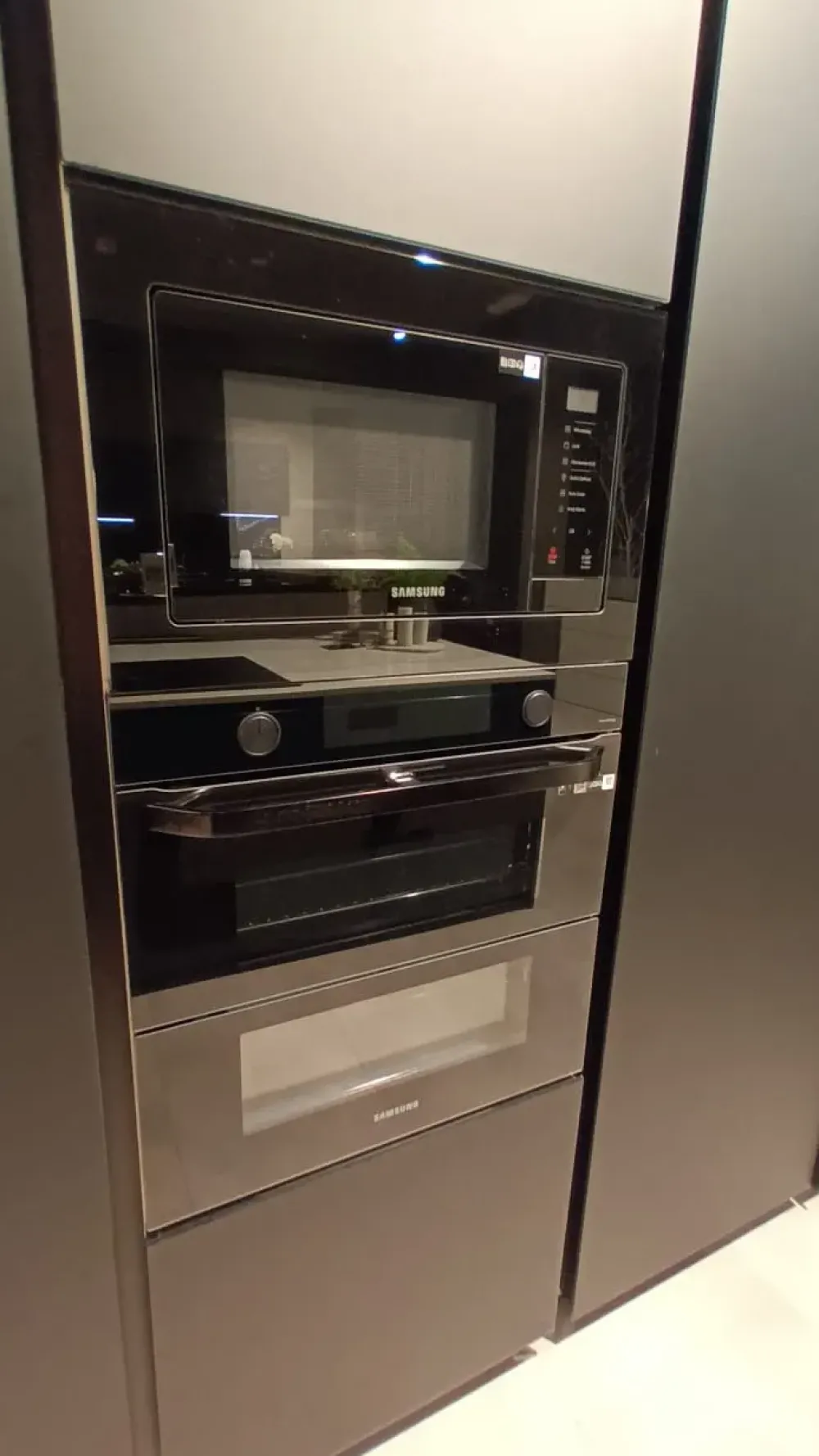 Clearance Cucina con isola in vetro altri colori Cucina glass a prezzo ribassato Cucine Ad Isola|Cucine Moderne