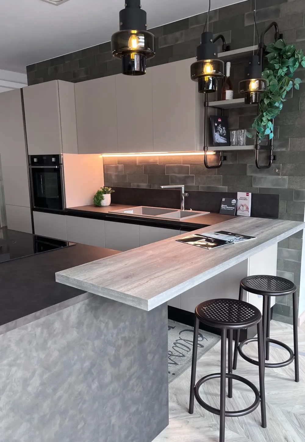 Scavolini Cucina con isola industriale tortora Diesel open workshop a soli 15000 Euro- Cucine Ad Isola