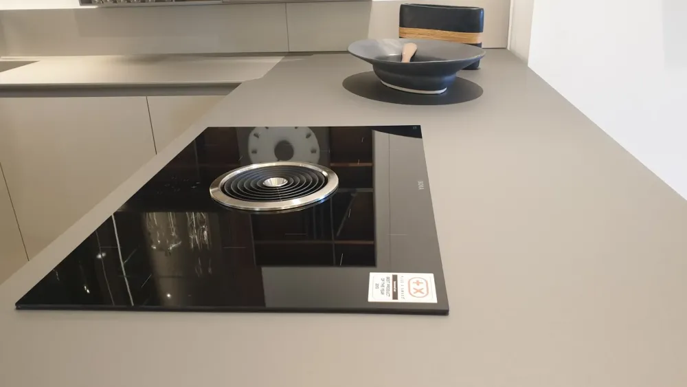 Cucina con penisola in laminato lucido a prezzo ribassato 52%^Dada Clearance