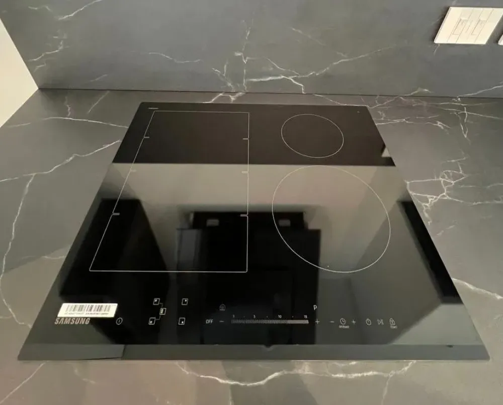 Sale Cucina con penisola in laminato opaco bianca Ingrosso cucine moderne icm67 a prezzo ribassato Cucine Con Penisola|Cucine Design