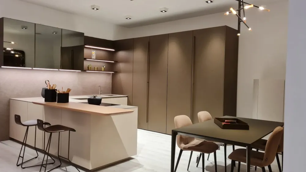 Cucina con penisola in laminato opaco a prezzo scontato 59%^Ernestomeda Online
