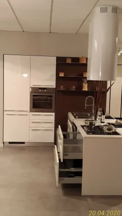 Outlet Cucina con penisola in laccato lucido a prezzo scontato 59% Cucine Con Penisola|Cucine Design