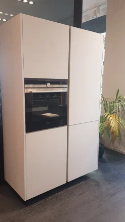 Cucina con penisola in laminato opaco grigia Alea a prezzo scontato Cucine Con Penisola|Cucine Moderne