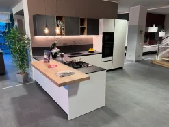 Cucina con penisola in melaminico altri colori Liberamente a prezzo scontato^Scavolini Discount