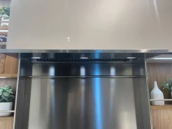 Cucina con penisola in vetro modello Riflex ad un prezzo riservato^Veneta Cucine Outlet