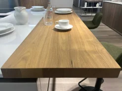 Cucina con penisola in vetro modello Riflex ad un prezzo riservato^Veneta Cucine Outlet