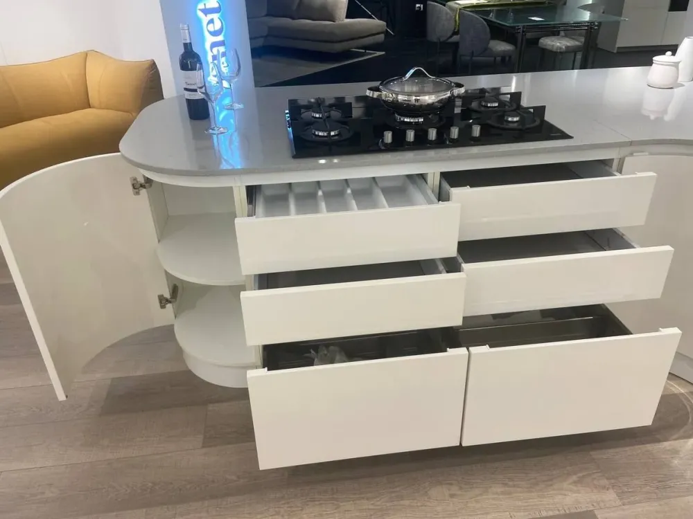 Cucina con penisola moderna bianca Ar^Ar-Due Discount