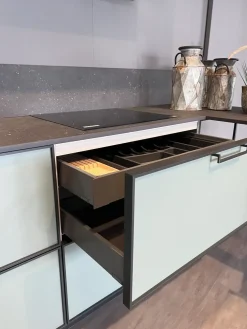 CUCINA con penisola Jeometrica SCONTATA 29%^Scavolini Hot