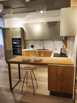 Veneta Cucine Cucina country con penisola Milano a prezzo scontato- Cucine Country|Cucine Con Penisola