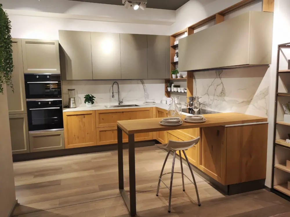 Veneta Cucine Cucina country con penisola Milano a prezzo scontato- Cucine Country|Cucine Con Penisola