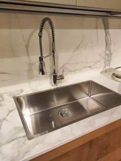 Veneta Cucine Cucina country con penisola Milano a prezzo scontato- Cucine Country|Cucine Con Penisola