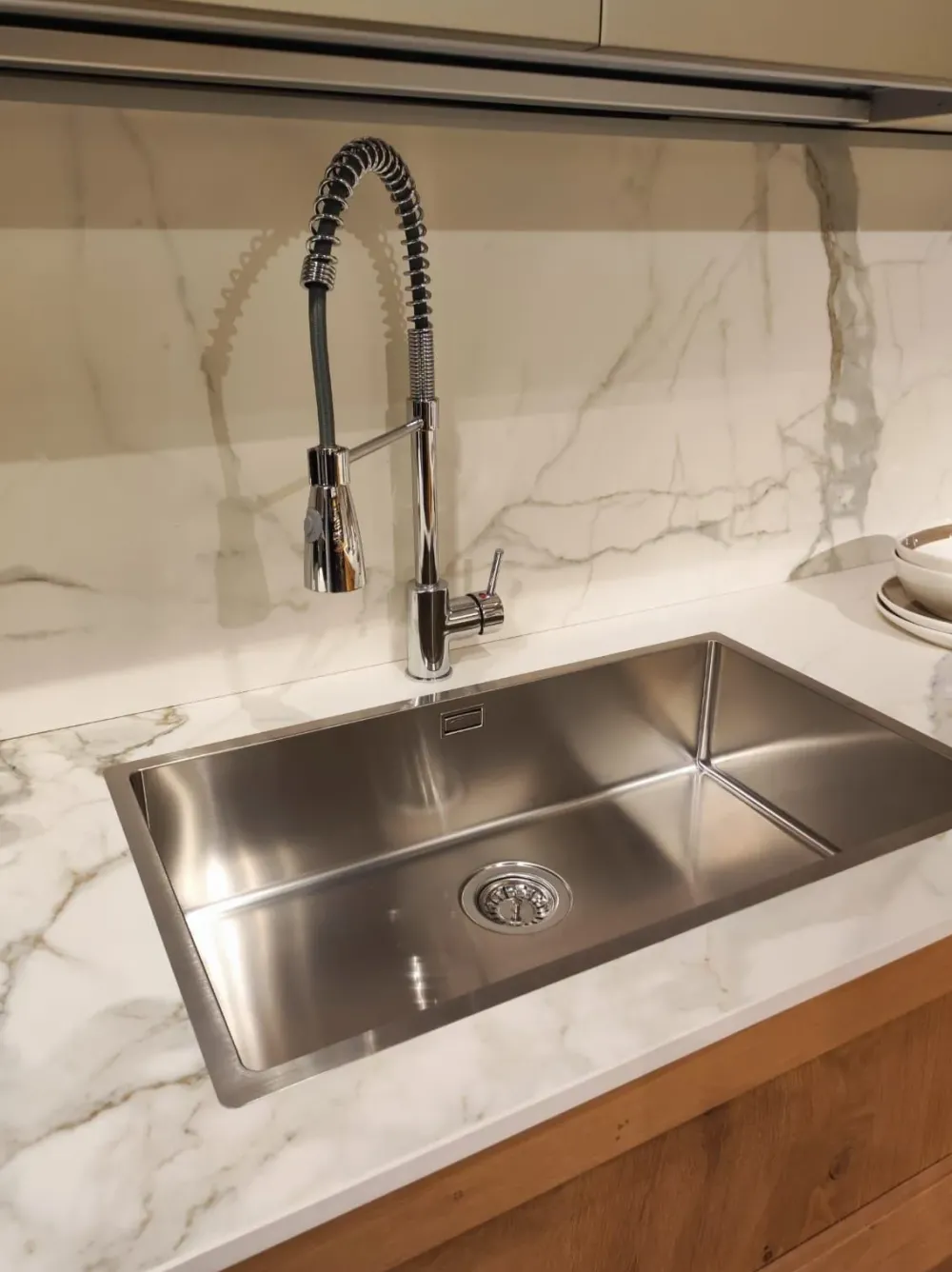 Veneta Cucine Cucina country con penisola Milano a prezzo scontato- Cucine Country|Cucine Con Penisola