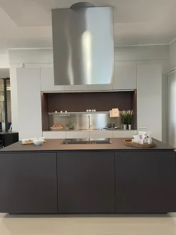 Cucina Cucina obliqua di in offerta -35%^Ernestomeda Clearance