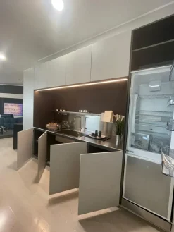 Cucina Cucina obliqua di in offerta -35%^Ernestomeda Clearance