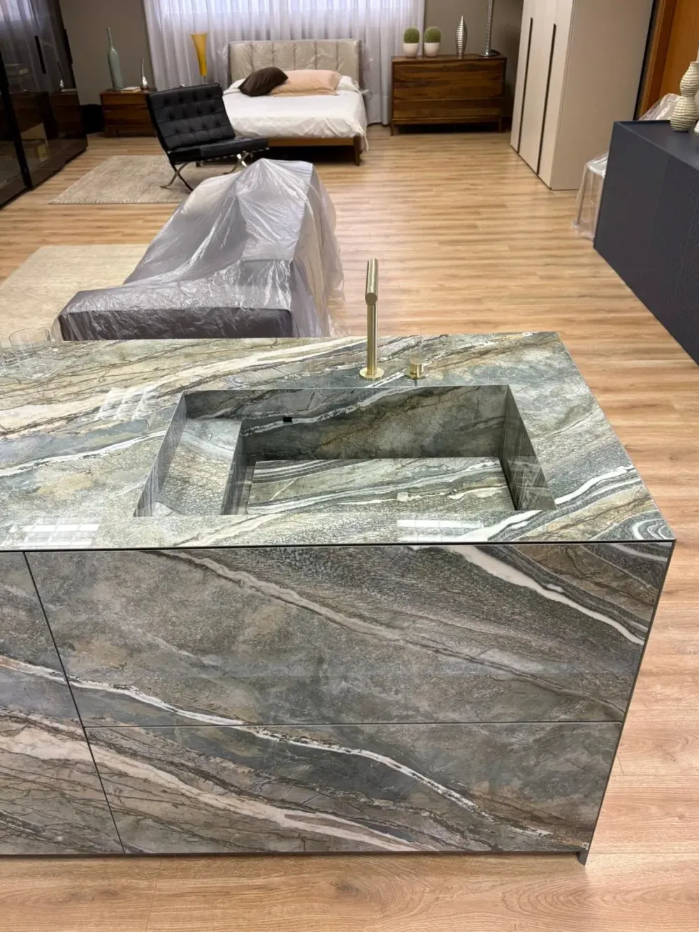 Cucina design con isola Monolith a prezzo scontato^Artigianale Hot