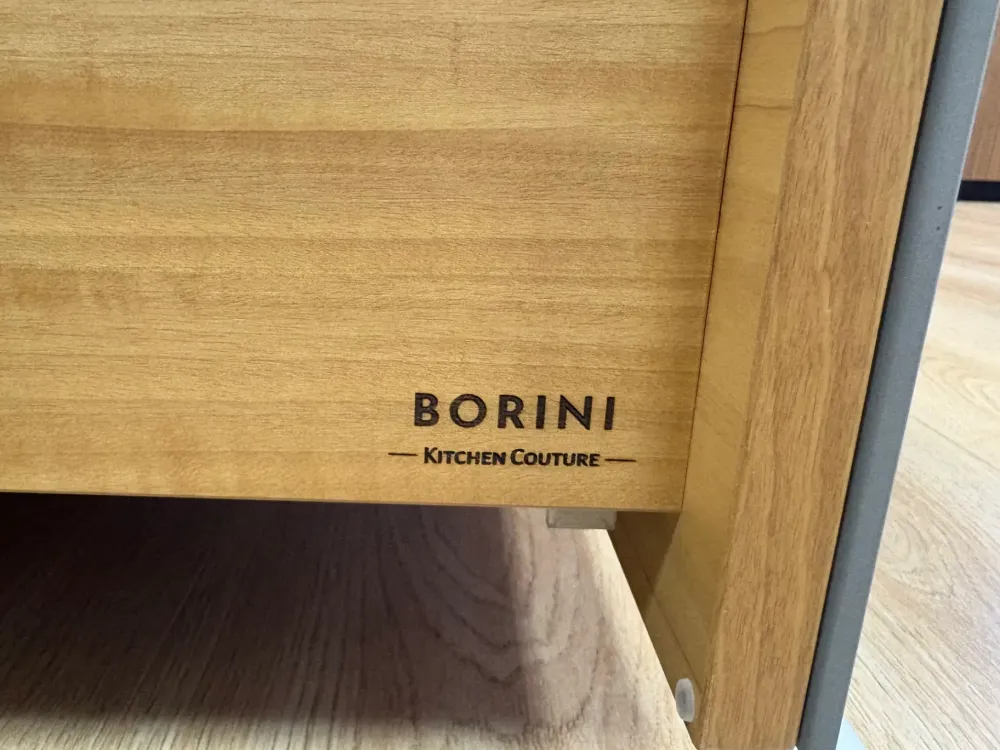 Cucina design con isola Monolith a prezzo scontato^Artigianale Hot