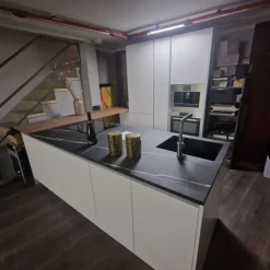 Cucina design con isola Seta a prezzo ribassato^Essebi Clearance