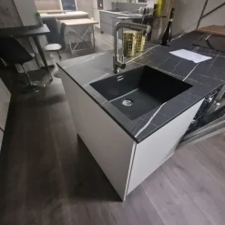 Cucina design con isola Seta a prezzo ribassato^Essebi Clearance