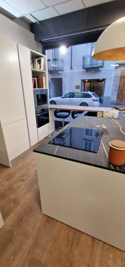 Cucina design con isola Seta a prezzo ribassato^Essebi Clearance