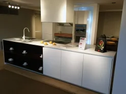 Effe.ti cucine Cucina design Effeti Evoluzione in laccato opaco scontata del 67%- Cucine Ad Isola|Cucine Design