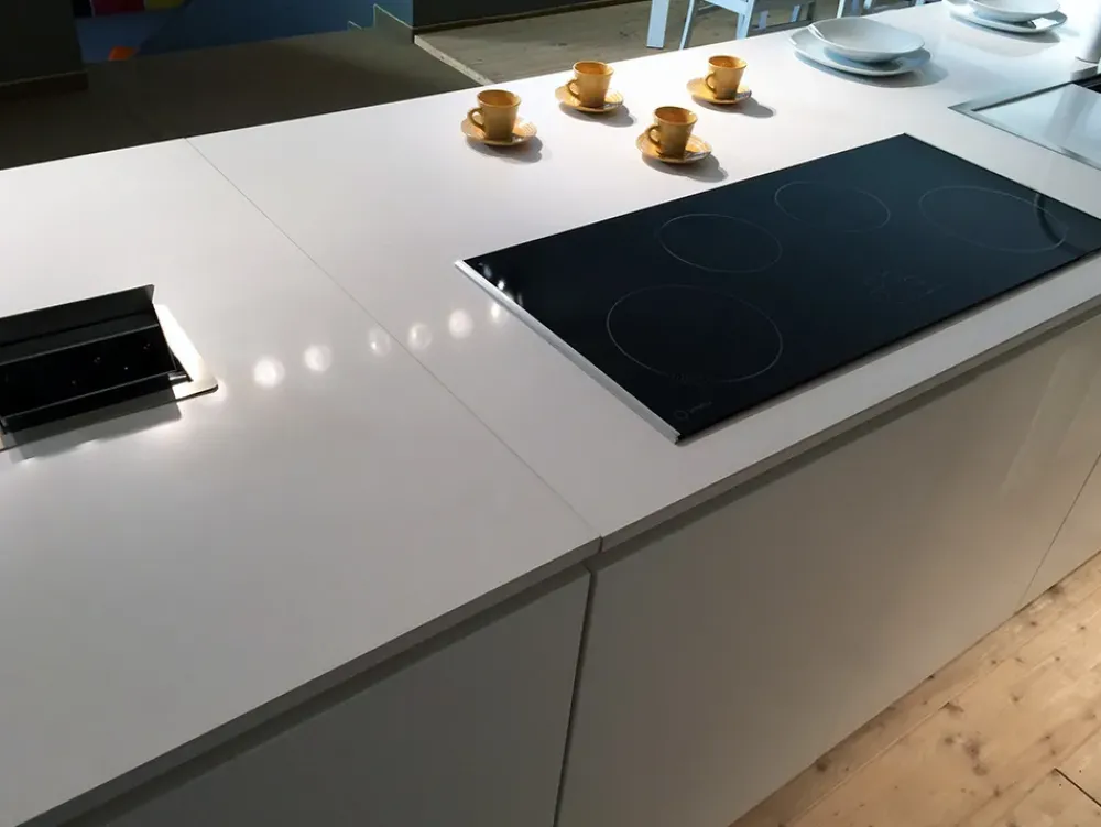 Effe.ti cucine Cucina design Effeti Evoluzione in laccato opaco scontata del 67%- Cucine Ad Isola|Cucine Design