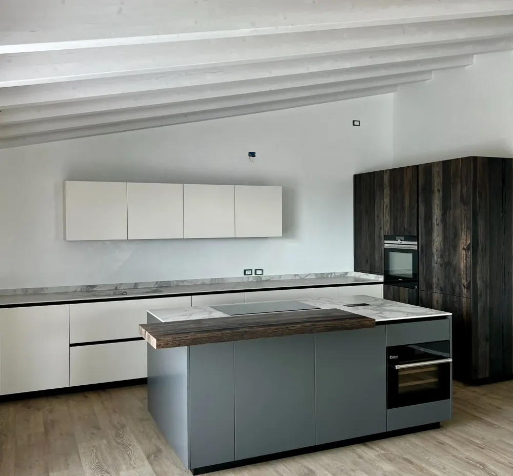 Primopiano Cucine Cucina design grigio ad isola Ingrosso cucine moderne icm70 in offerta- Cucine Ad Isola|Cucine Design