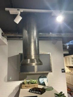 Cucina Diesel industriale rovere chiaro con penisola scontata 51%^Scavolini