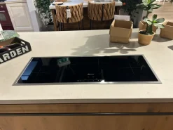 Cucina Diesel industriale rovere chiaro con penisola scontata 51%^Scavolini