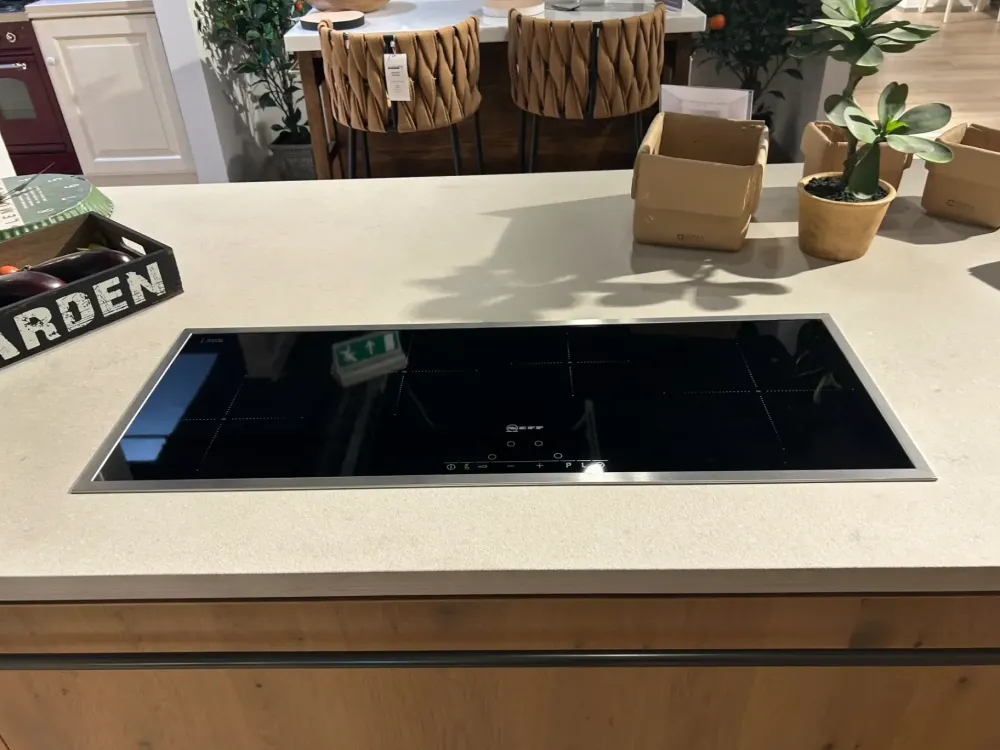 Cucina Diesel industriale rovere chiaro con penisola scontata 51%^Scavolini