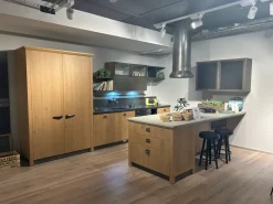Cucina Diesel industriale rovere chiaro con penisola scontata 51%^Scavolini