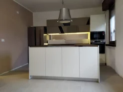 Cucina moderna con isola bianca in laccata opaco Flay Cucine Ad Isola|Cucine Moderne