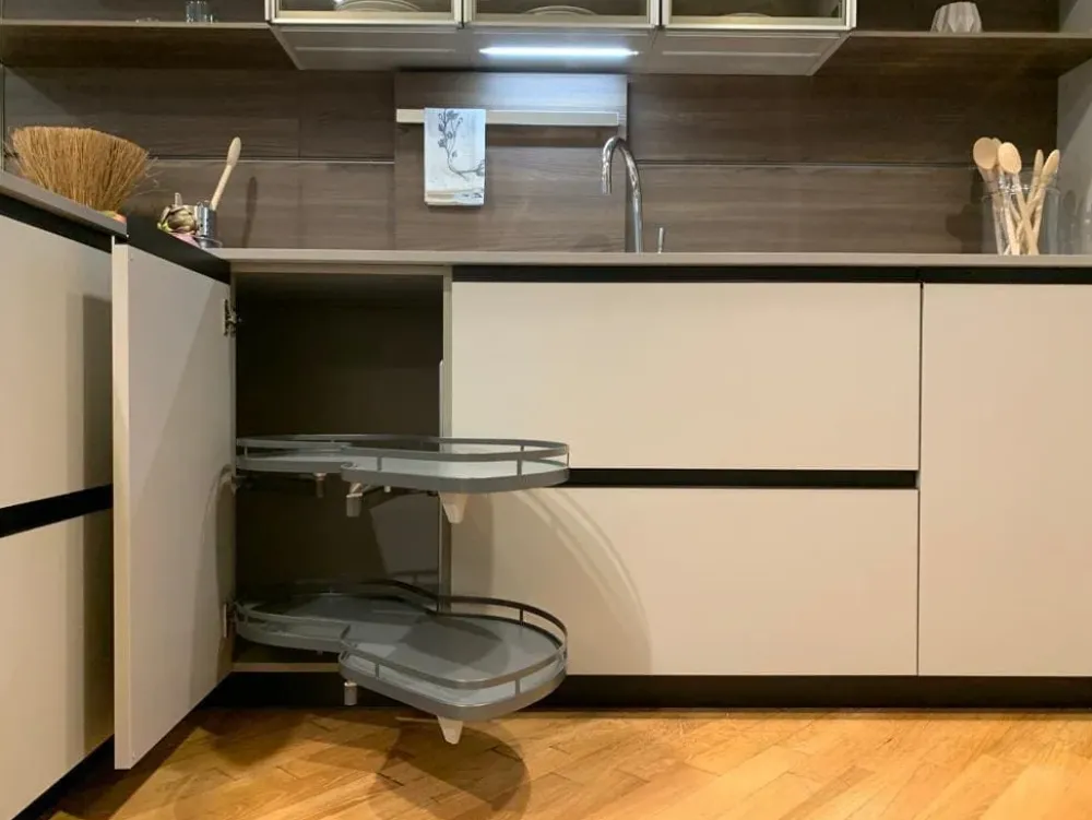 Cucina design con penisola tortora in laccata Lain pro^Euromobil Sale