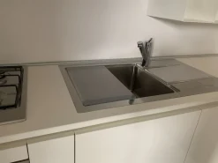 Cucina moderna ad angolo bianca in polimerico lucido Filoescape^Euromobil Online