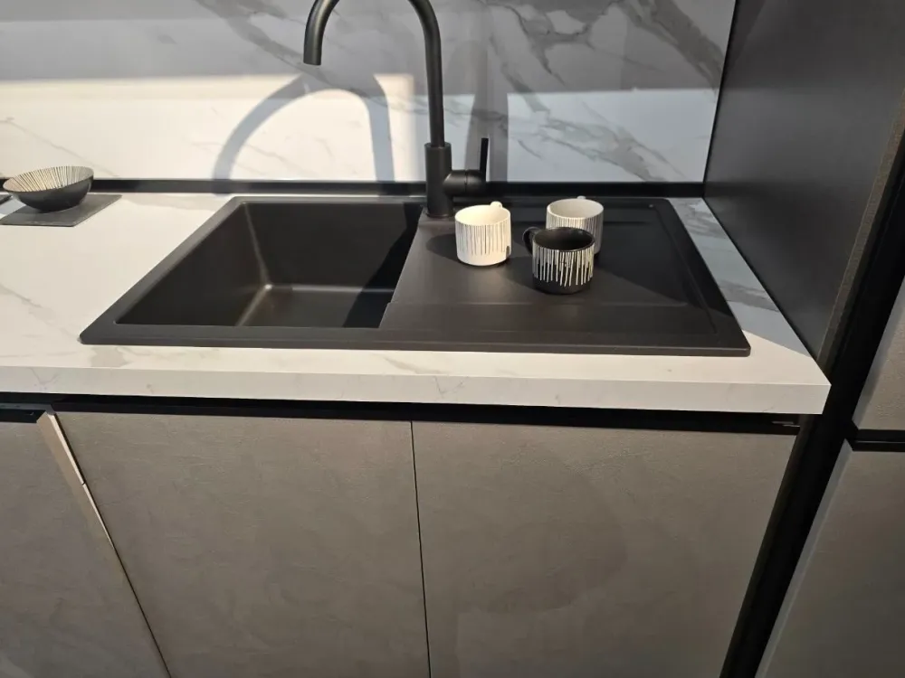 Outlet Cucina grigia moderna lineare Zoe in Offerta Outlet Cucine Lineari|Cucine Moderne