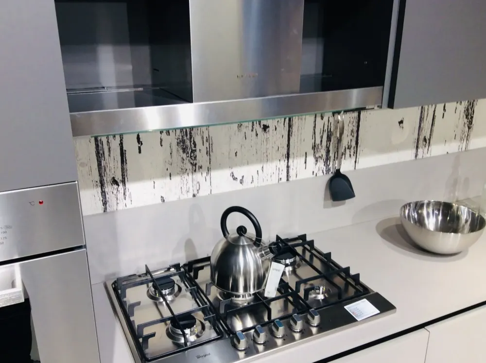 Cucina grigia moderna lineare Plk silicio in offerta^Artigianale Online