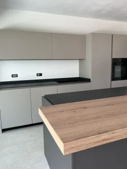 Clearance Cucina grigio design ad isola Ingrosso cucine moderne icm71 in Offerta Outlet Cucine Ad Isola|Cucine Design