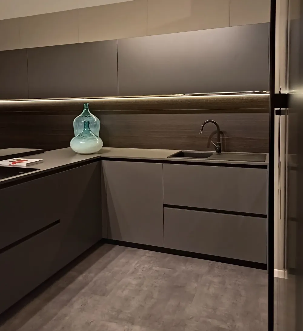 Cucina grigio design con penisola 2.1 gola peltro^Copat cucine Clearance