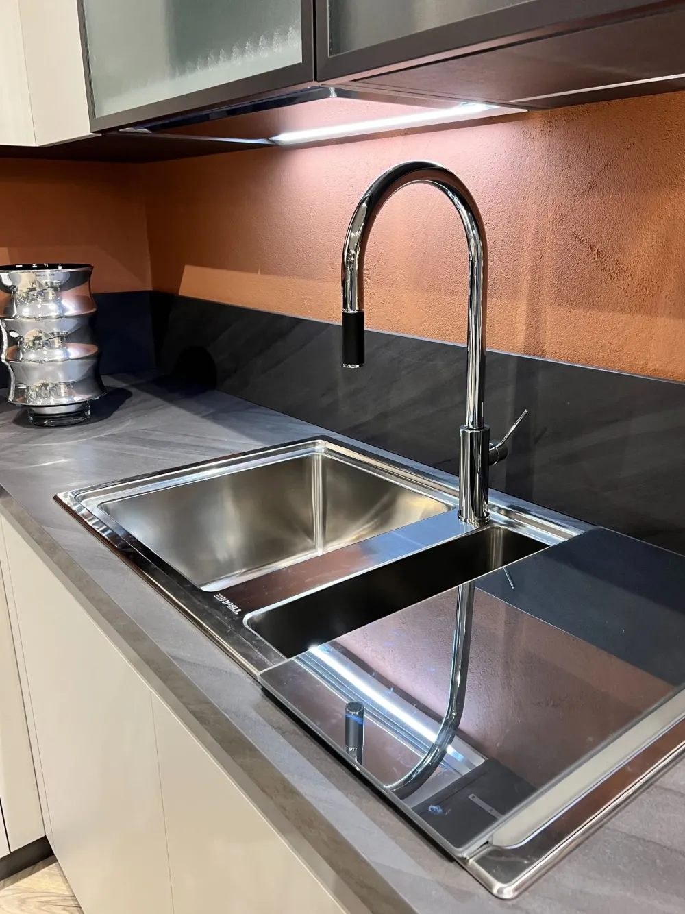 Cucina grigio moderna con penisola Evolution^Scavolini Discount