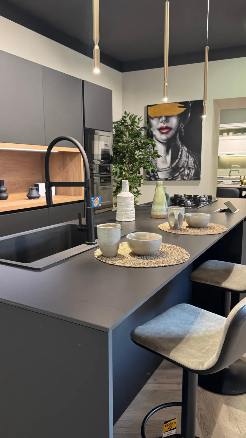 Cucina Infinity design antracite con isola scontata 45%^Stosa New