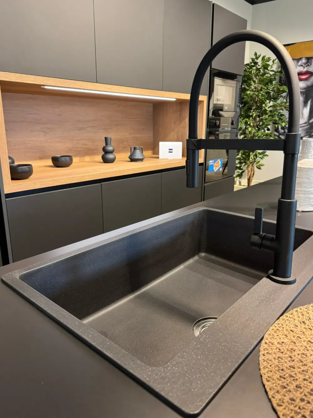 Cucina Infinity design antracite con isola scontata 45%^Stosa New