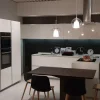 Cucina Light moderna bianca con penisola scontata 50%^Modulnova Hot