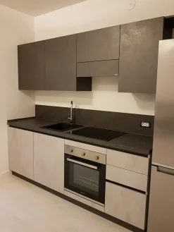 Outlet Cucina lineare in laminato materico grigio Evolution a prezzo scontato Cucine Lineari|Cucine Moderne