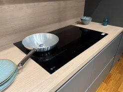 Cucina lineare in laminato materico grigia Young a prezzo scontato Cucine Lineari|Cucine Moderne