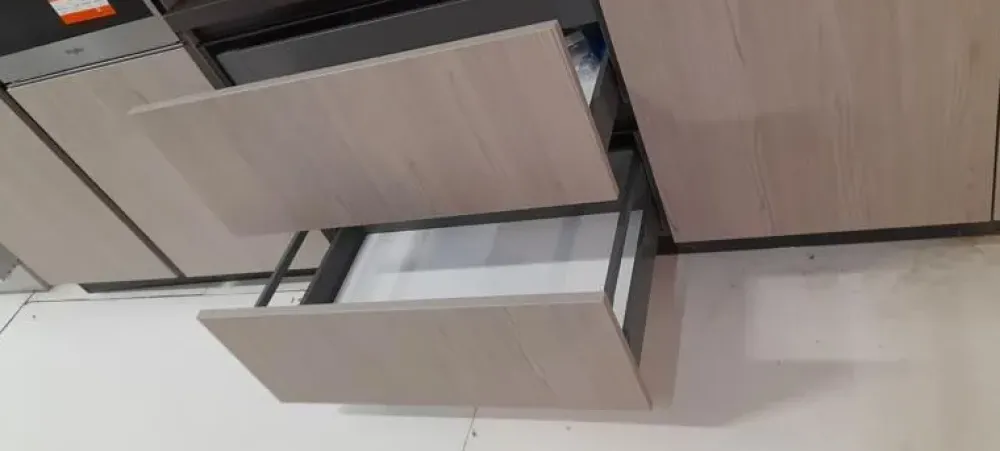 Giannei Cucina lineare in laminato materico a prezzo ribassato 50%- Cucine Lineari|Cucine Moderne