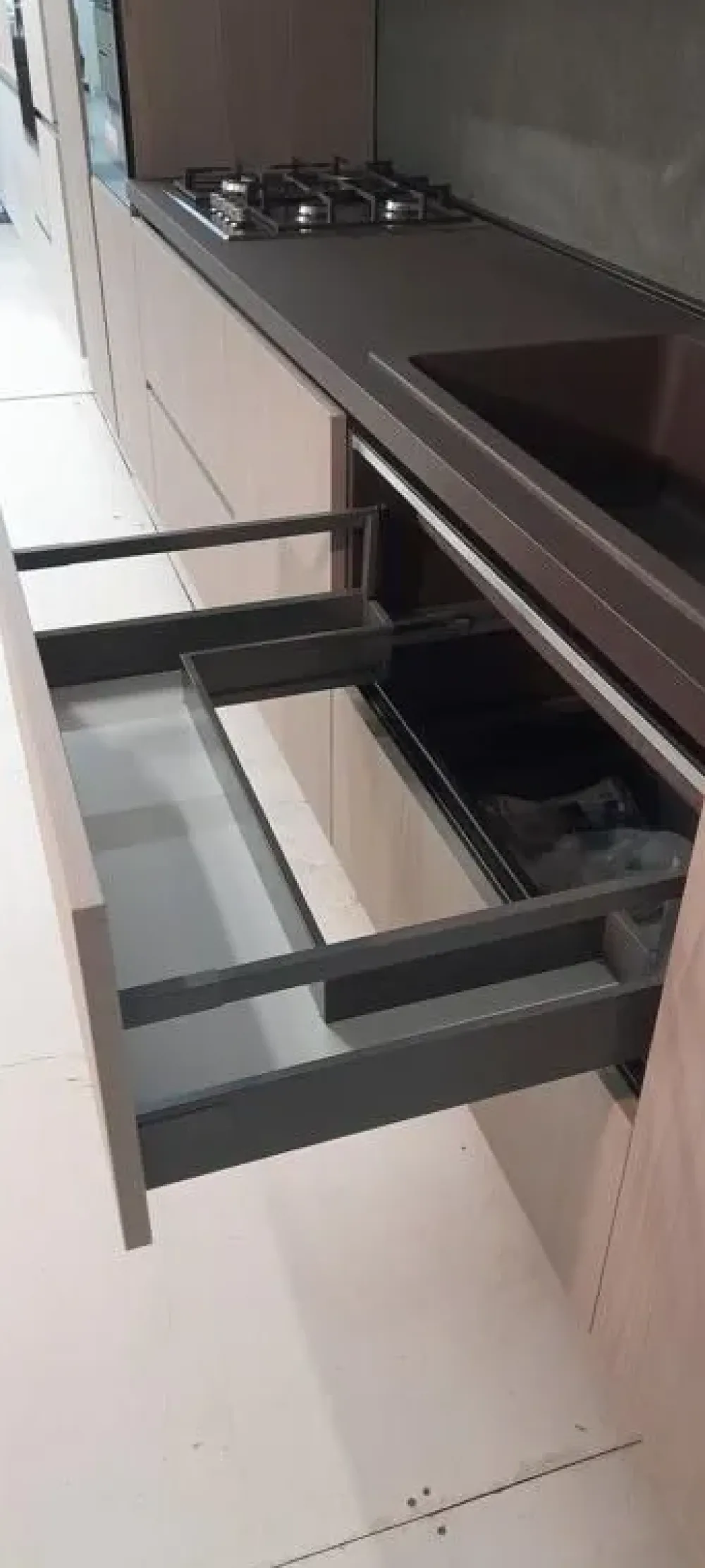 Giannei Cucina lineare in laminato materico a prezzo ribassato 50%- Cucine Lineari|Cucine Moderne