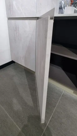 Cucina lineare in laminato materico altri colori Infinity maniglia grip a prezzo ribassato^Stosa New