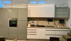 Nobilia Cucina lineare in laminato lucido bianca 808 inox a prezzo ribassato- Cucine Lineari|Cucine Moderne