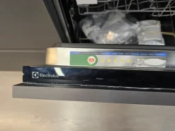 Cucina lineare in polimerico opaco grigia Yaris a prezzo scontato^Kuadra Cucine Best